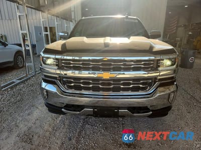 Piąte zdjęcie samochodu w środku: 2018 CHEVROLET SILVERADO K1500 LTZ VIN:3GCUKSEJ3JG587400 - miniatura