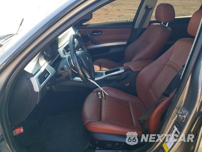 Zdjęcie 7 z 12 samochodu: 2010 BMW 335 XI VIN:WBAPL3C54AA408878 - miniatura