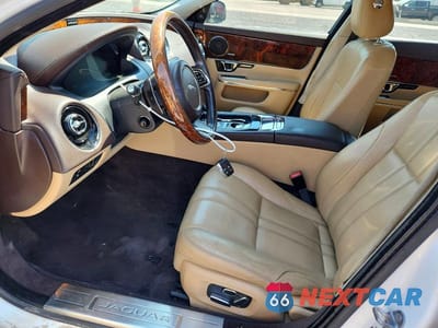 Zdjęcie 7 z 12 samochodu: 2015 JAGUAR XJ VIN:SAJWJ1CD1F8V79443 - miniatura