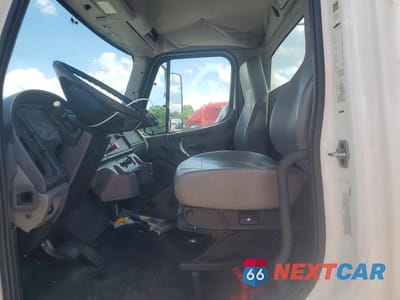 Zdjęcie 7 z 12 samochodu: 2020 FREIGHTLINER BUSINESS CLASS M2 SEMI TRUCK VIN:1FUBCYFE6LHLJ3019 - miniatura