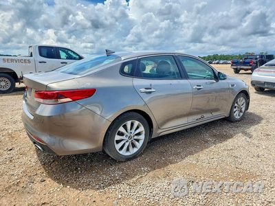 Trzecie zdjęcie samochodu z tyłu: 2017 KIA OPTIMA LX VIN:5XXGT4L36HG167203 - miniatura