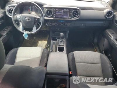 Zdjęcie 8 z 12 samochodu: 2021 TOYOTA TACOMA TRD OFF-ROAD VIN:5TFCZ5AN1MX270992 - miniatura