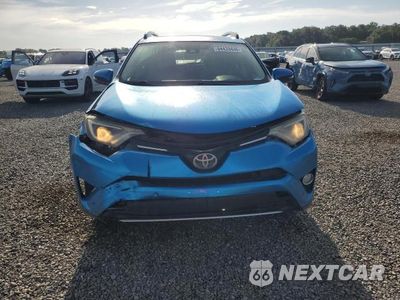 Piąte zdjęcie samochodu w środku: 2017 TOYOTA RAV4 XLE VIN:2T3RFREV4HW617195 - miniatura
