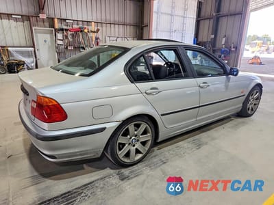 Trzecie zdjęcie samochodu z tyłu: 2001 BMW 325CI VIN:WBAAV33471FU79535 - miniatura