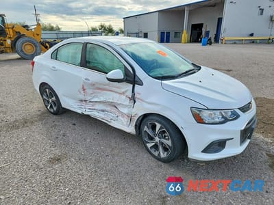 Czwarte zdjęcie samochodu z boku: 2018 CHEVROLET SONIC PREMIER VIN:1G1JF5SB6J4132018 - miniatura