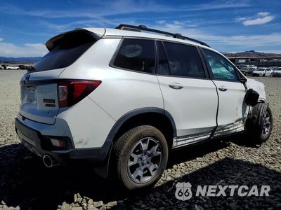 Trzecie zdjęcie samochodu z tyłu: 2022 HONDA PASSPORT TRAIL SPORT VIN:5FNYF8H6XNB001318 - miniatura