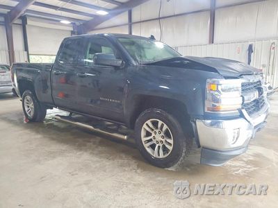 Czwarte zdjęcie samochodu z boku: 2018 CHEVROLET SILVERADO K1500 LT VIN:2GCVKREC4J1113480 - miniatura