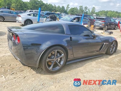 Trzecie zdjęcie samochodu z tyłu: 2012 CHEVROLET CORVETTE GRAND SPORT VIN:1G1YR2DW9C5107583 - miniatura