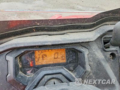 Zdjęcie 8 z 10 samochodu: 2018 HONDA SXS1000M UTILITY VEHICLE VIN:1HFVE0428J4203544 - miniatura