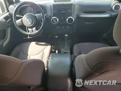 Zdjęcie 8 z 13 samochodu: 2013 JEEP WRANGLER UNLIMITED SAHARA VIN:1C4BJWEG1DL658395 - miniatura