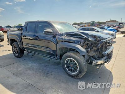 Czwarte zdjęcie samochodu z boku: 2025 TOYOTA TACOMA TRD OFF-ROAD HV VIN:3TYLC5LN4ST050722 - miniatura