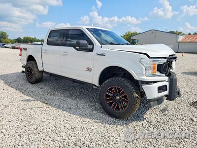 Czwarte zdjęcie samochodu z boku: 2018 FORD F150 SUPERCREW VIN:1FTEW1E5XJFD19001 - miniatura