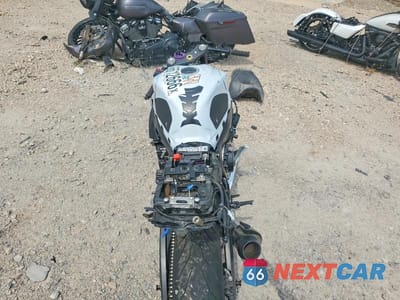 Zdjęcie 6 z 9 samochodu: 2015 SUZUKI GSX-R600 VIN:JS1GN7FA6F2101303 - miniatura