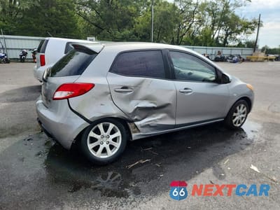 Trzecie zdjęcie samochodu z tyłu: 2011 MAZDA MAZDA2 VIN:JM1DE1HY5B0102237 - miniatura