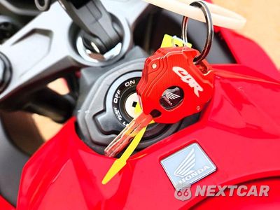 Zdjęcie 8 z 9 samochodu: 2026 HONDA CBR650 R VIN:MLHRH1556T5200394 - miniatura