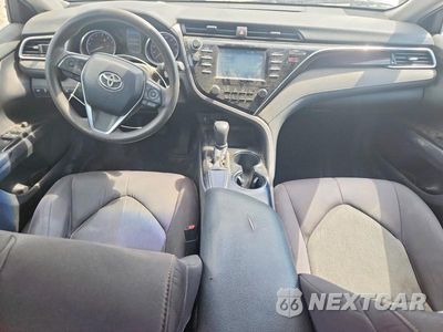 Zdjęcie 8 z 13 samochodu: 2018 TOYOTA CAMRY LE VIN:4T1B11HK1JU514432 - miniatura