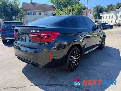 Trzecie zdjęcie samochodu z tyłu: 2016 BMW X6 M VIN:5YMKW8C55G0R43256 - miniatura