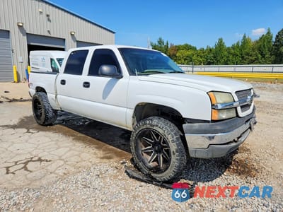 Czwarte zdjęcie samochodu z boku: 2005 CHEVROLET SILVERADO K1500 VIN:2GCEK13T051347920 - miniatura