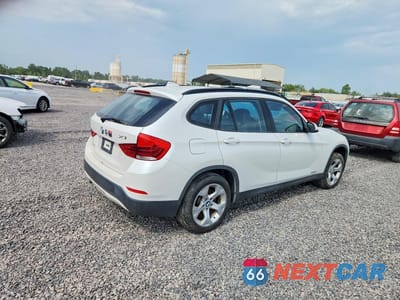 Trzecie zdjęcie samochodu z tyłu: 2013 BMW X1 SDRIVE28I VIN:WBAVM1C55DVL64072 - miniatura