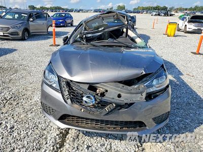 Piąte zdjęcie samochodu w środku: 2016 NISSAN SENTRA S VIN:3N1AB7AP8GY335710 - miniatura