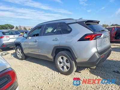 Drugie zdjęcie samochodu z przodu: 2021 TOYOTA RAV4 XLE VIN:2T3W1RFV9MC148231 - miniatura
