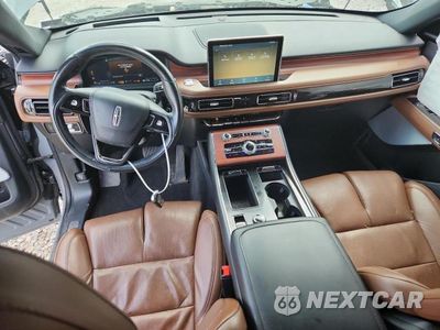 Zdjęcie 8 z 13 samochodu: 2023 LINCOLN AVIATOR RESERVE VIN:5LM5J7XC6PGL13205 - miniatura