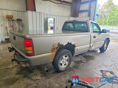 Trzecie zdjęcie samochodu z tyłu: 2000 CHEVROLET SILVERADO C1500 VIN:1GCEC14T1YE334737 - miniatura