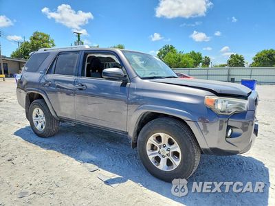 Czwarte zdjęcie samochodu z boku: 2018 TOYOTA 4RUNNER SR5 VIN:JTEZU5JR2J5165652 - miniatura