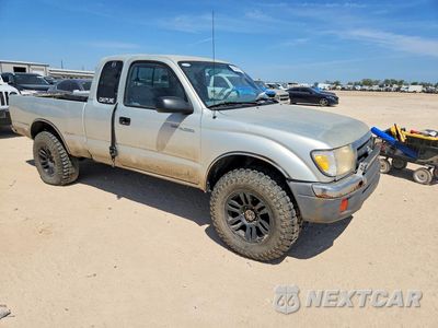 Czwarte zdjęcie samochodu z boku: 2000 TOYOTA TACOMA V6 VIN:4TAWN72N1YZ630058 - miniatura
