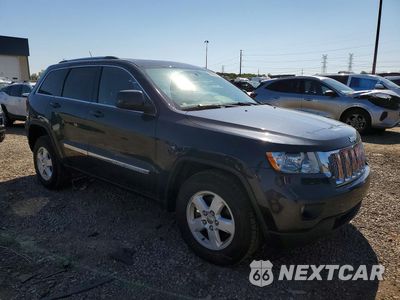 Czwarte zdjęcie samochodu z boku: 2012 JEEP GRAND CHEROKEE LAREDO VIN:1C4RJFAGXCC225905 - miniatura