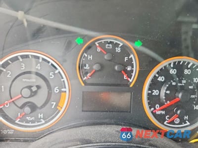 Zdjęcie 9 z 12 samochodu: 2015 NISSAN TITAN SV VIN:1N6AA0CC0FN503947 - miniatura