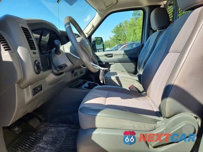 Zdjęcie 7 z 13 samochodu: 2017 NISSAN NV 2500 HD S VIN:1N6BF0KY3HN809658 - miniatura