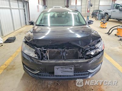 Piąte zdjęcie samochodu w środku: 2014 VOLKSWAGEN PASSAT S VIN:1VWAP7A30EC008703 - miniatura