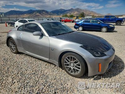 Czwarte zdjęcie samochodu z boku: 2005 NISSAN 350Z BASE VIN:JN1AZ34DX5M602867 - miniatura