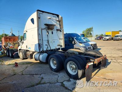 Drugie zdjęcie samochodu z przodu: 2012 FREIGHTLINER CASCADIA SEMI TRUCK VIN:1FUJGLBG7CLBR7775 - miniatura