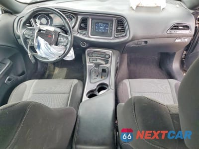 Zdjęcie 8 z 12 samochodu: 2015 DODGE CHALLENGER SXT VIN:2C3CDZAGXFH701834 - miniatura