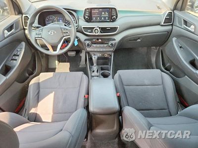 Zdjęcie 8 z 13 samochodu: 2020 HYUNDAI TUCSON SE VIN:KM8J2CA46LU213688 - miniatura