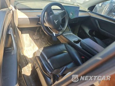 Zdjęcie 8 z 12 samochodu: 2023 TESLA MODEL Y VIN:7SAYGDEE1PA188923 - miniatura