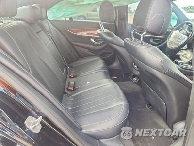 Zdjęcie 10 z 12 samochodu: 2017 MERCEDES-BENZ E 300 4MATIC VIN:WDDZF4KB6HA116584 - miniatura