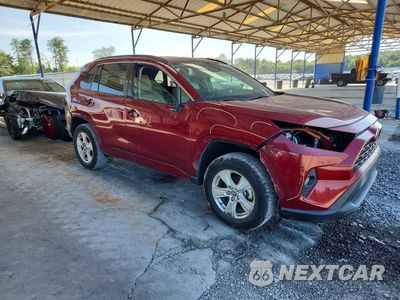 Czwarte zdjęcie samochodu z boku: 2020 TOYOTA RAV4 XLE VIN:2T3W1RFV8LC071351 - miniatura