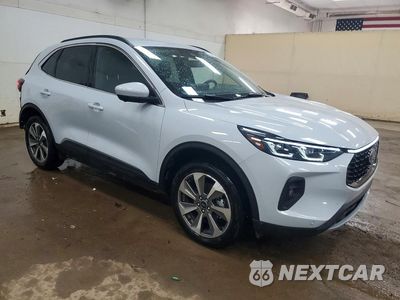 Czwarte zdjęcie samochodu z boku: 2025 FORD ESCAPE PLATINUM VIN:1FMCU9JA2SUA95536 - miniatura