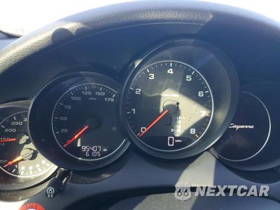 Zdjęcie 9 z 13 samochodu: 2016 PORSCHE CAYENNE VIN:WP1AA2A28GLA04172 - miniatura