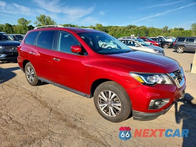 Czwarte zdjęcie samochodu z boku: 2019 NISSAN PATHFINDER SV VIN:5N1DR2MM0KC585871 - miniatura