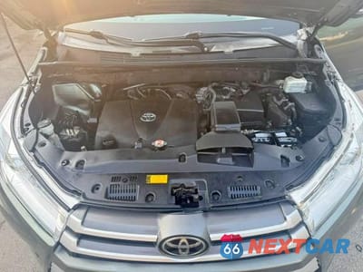 Piąte zdjęcie samochodu w środku: 2019 TOYOTA HIGHLANDER XLE VIN:5TDJZRFH2KS968824 - miniatura