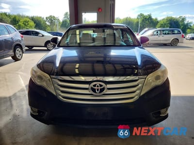 Piąte zdjęcie samochodu w środku: 2011 TOYOTA AVALON LIMITED VIN:4T1BK3DB8BU434030 - miniatura