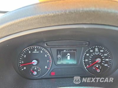 Zdjęcie 9 z 13 samochodu: 2016 KIA SORENTO LX VIN:5XYPG4A3XGG091146 - miniatura