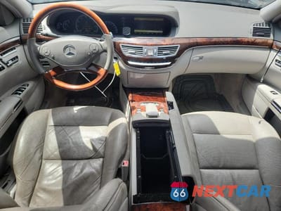 Zdjęcie 8 z 12 samochodu: 2010 MERCEDES-BENZ S 400 VIN:WDDNG9FB7AA346448 - miniatura