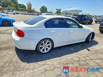 Trzecie zdjęcie samochodu z tyłu: 2006 BMW 330 I VIN:WBAVB33546PS19419 - miniatura