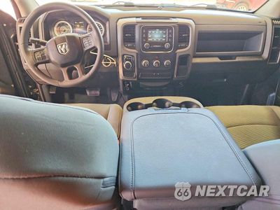 Zdjęcie 8 z 12 samochodu: 2018 RAM 1500 ST VIN:1C6RR6FG4JS280555 - miniatura