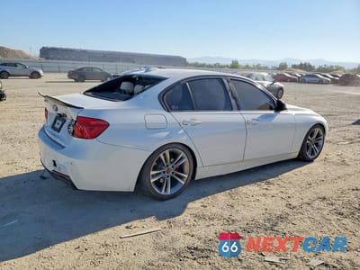 Trzecie zdjęcie samochodu z tyłu: 2018 BMW 330 I VIN:WBA8B9G56JNU99441 - miniatura